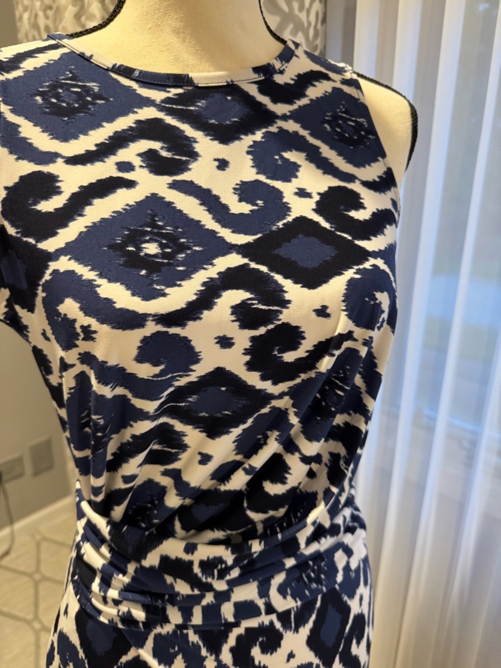 $155 Michael Kors Women’s Sleeveless Blue White Ikat Print Ruched Dress SZ Small - Picture 2 of 8